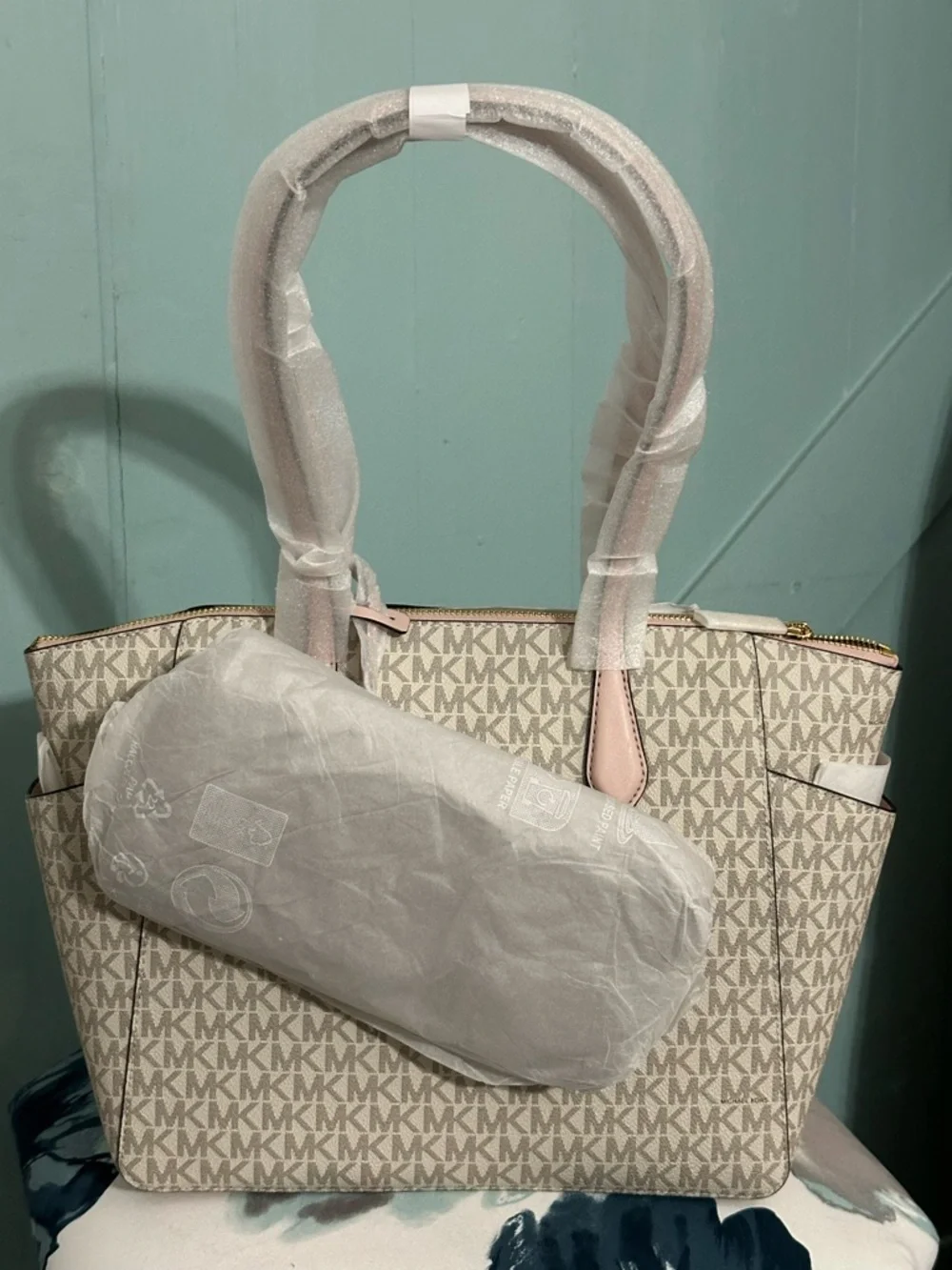 Michael Kors Pink Marilyn Medium Signature Logo Tote Bag - Picture 6 of 6
